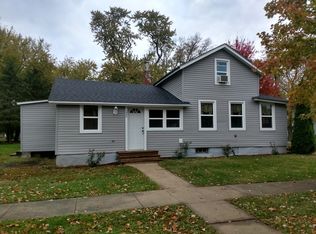 225 E Lahman St, Franklin Grove, IL 61031