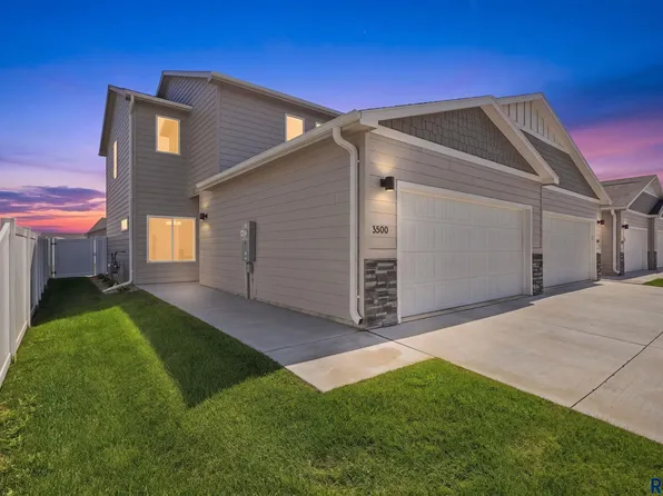 3500 S Chalice Pl, Sioux Falls, SD 57106