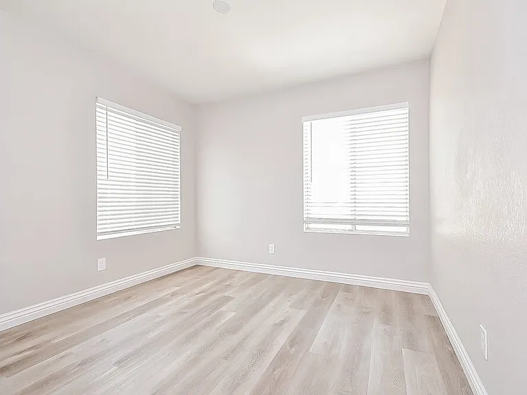 1915 Casa Verde Dr — Photo 12