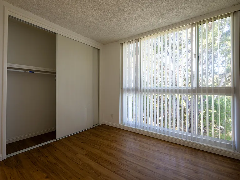 13059 Oxnard St #209 — Photo 12