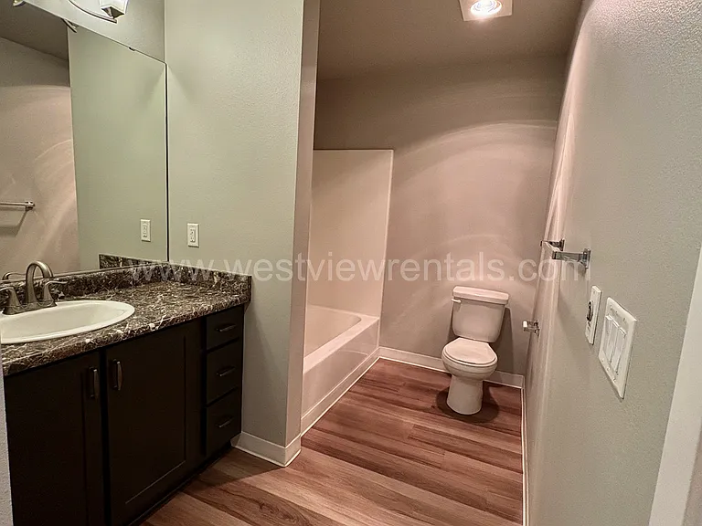 1010 Railroad Ave — Photo 261