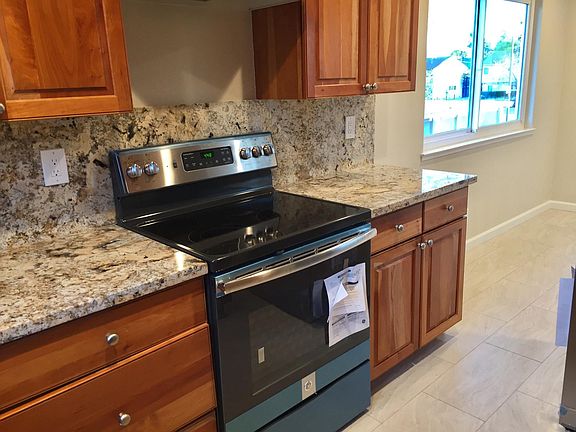 5th image of 1584 Mendenhall Dr APT 4