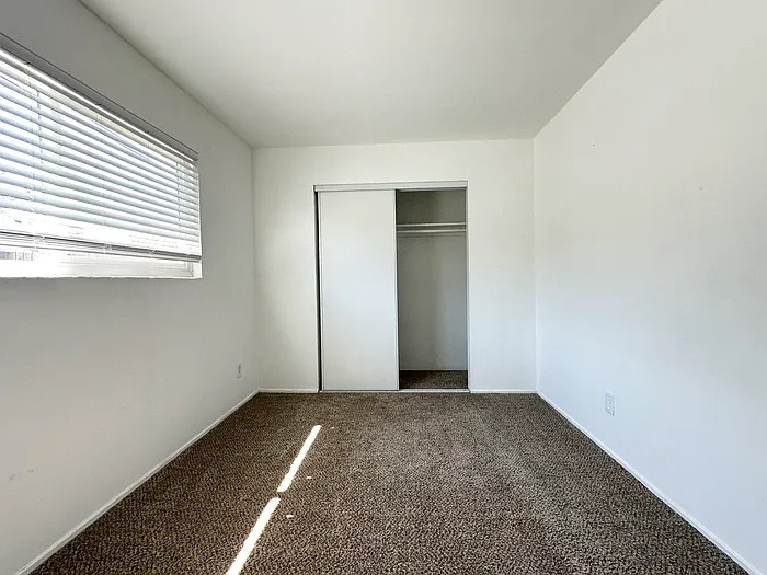 1320 Sheridan Ave — Photo 17