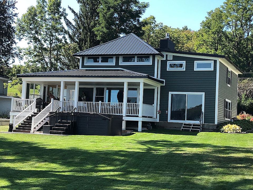 5 bedroom lakefront property