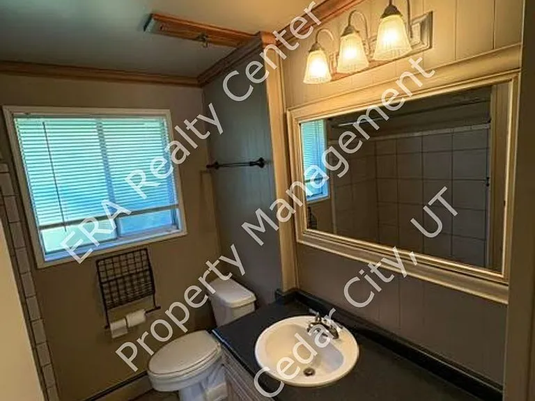 282 S Dewey Ave #A — Photo 12