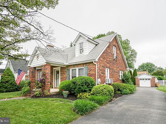 3rd image of 25 Haines Ave