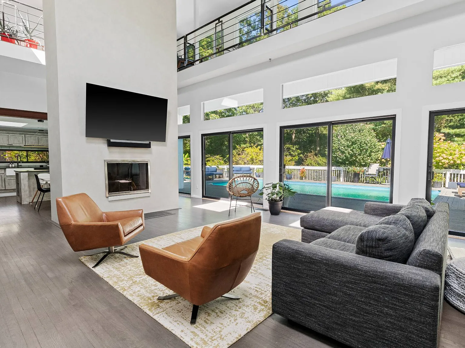 Serene Retreat with Pool & Modern Amenities — Photo 4