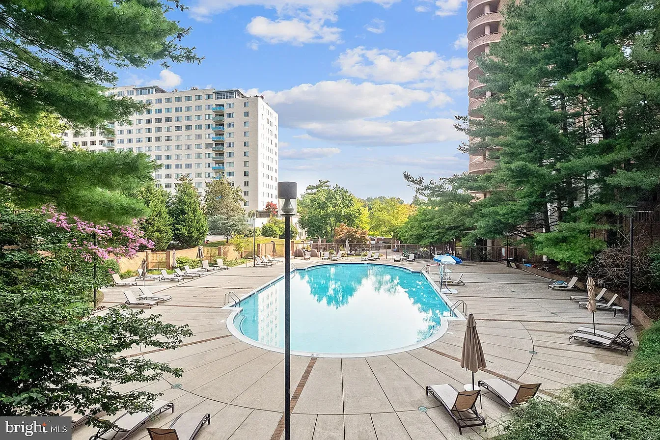 1 bed, 807 sqft, $1,950 — Photo 1