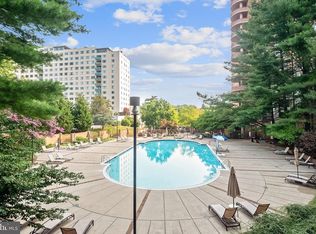 10101 Grosvenor Pl APT 302, Rockville, MD 20852