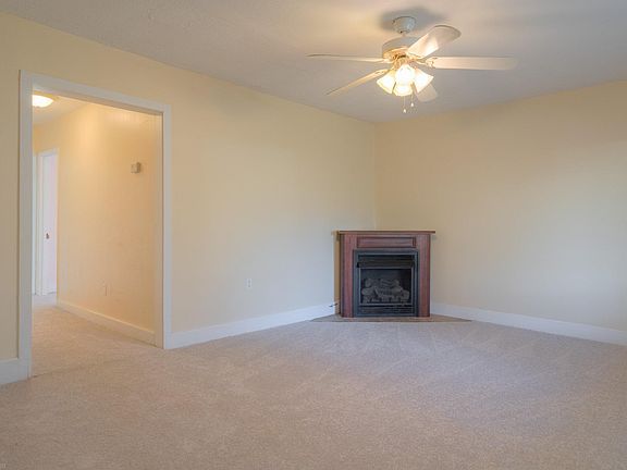 4th image of 995 Church St