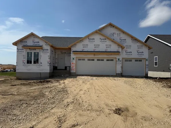2814 Autumn Woods Dr, Cedar Falls, IA 50613