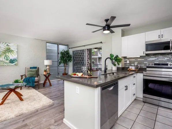 75-6016 Alii Dr APT 202, Kailua Kona, HI 96740