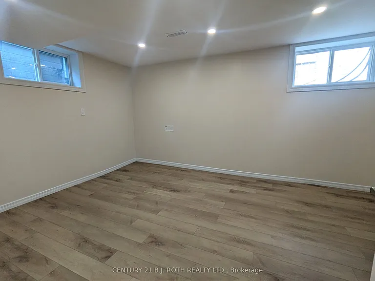 756 Hastings Ave — Photo 14