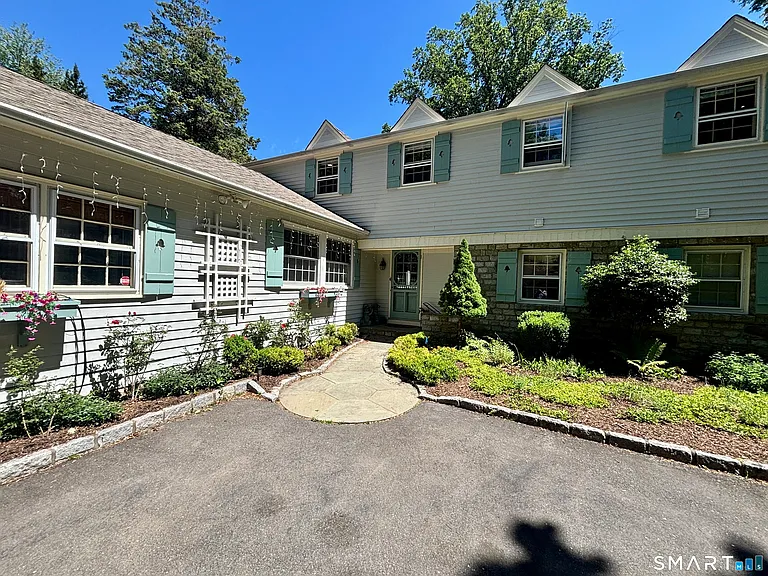 15 Timber Ln — Photo 4