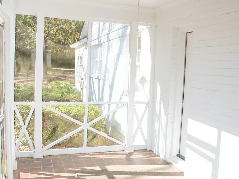 Screen porch
