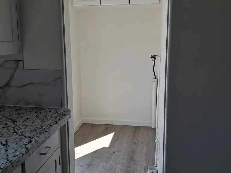 626 Emory St — Photo 12