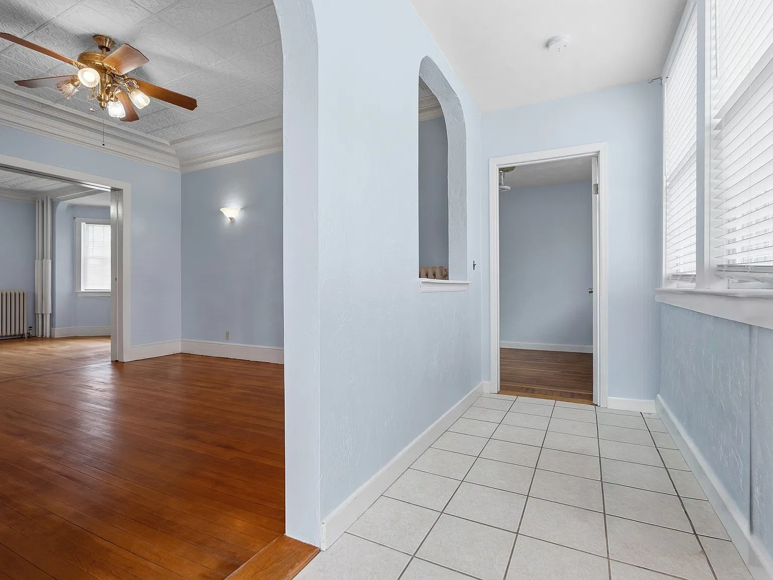 2 bed, 1.0 bath, 1100 sqft, $2,700 — Photo 2