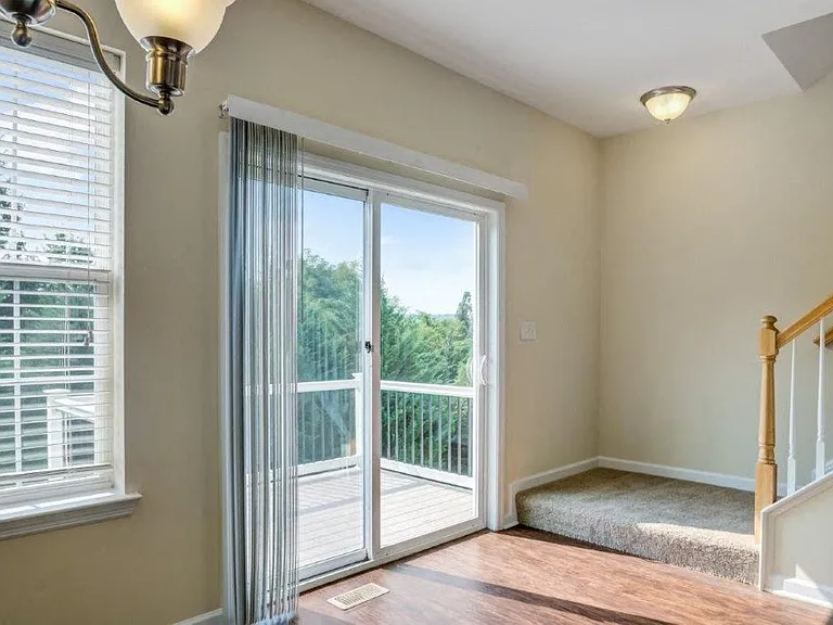 Emerald Pointe Townhomes — Photo 11