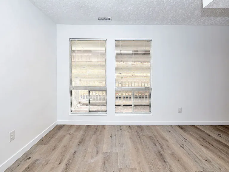 1165 Edgewood Dr — Photo 33