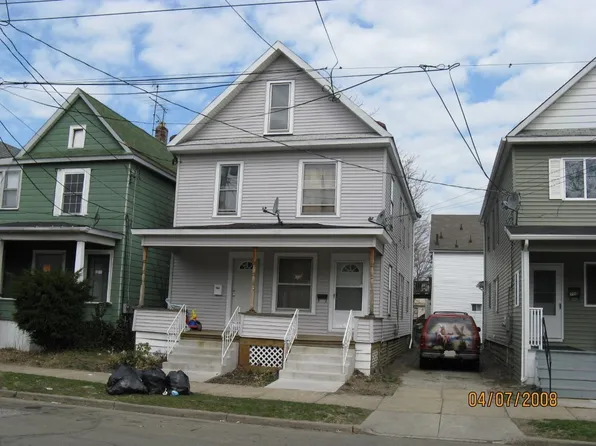 754 E 9th St, Erie, PA 16503