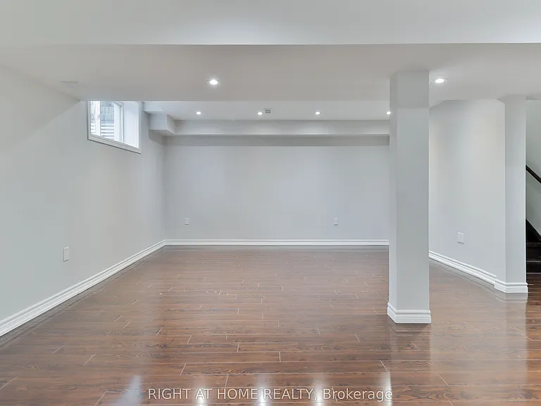 186 Cosgrove Dr #BASEMENT — Photo 13