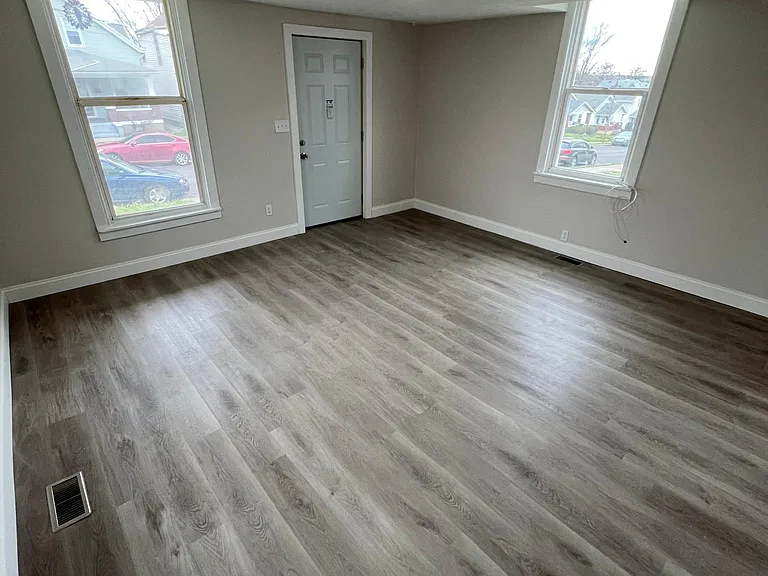 227 Warwick Ave — Photo 3