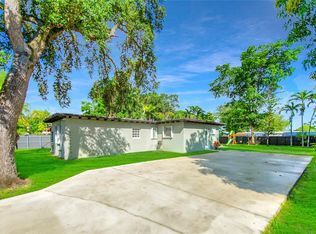 1543 NE 144th St #1, Miami, FL 33161