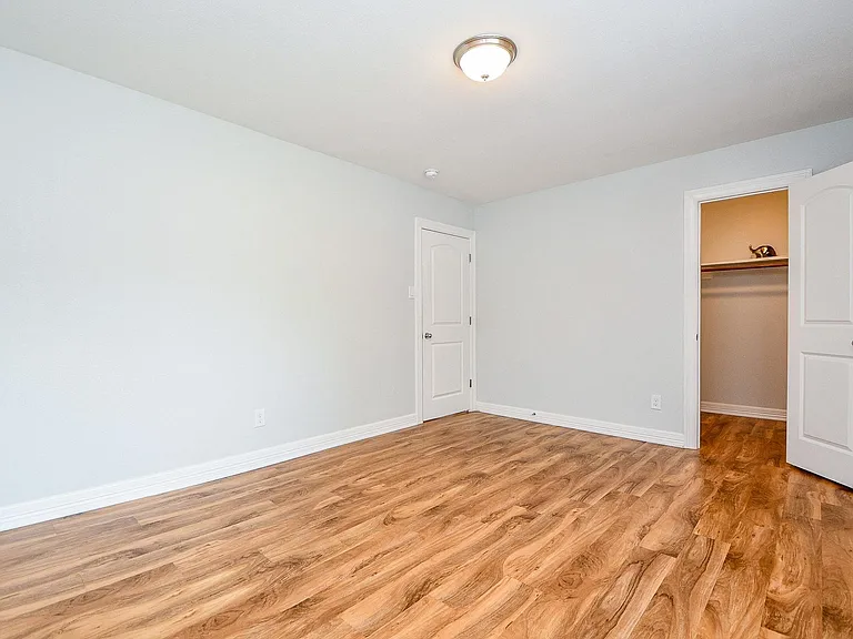 707 Thistlewood Dr — Photo 29