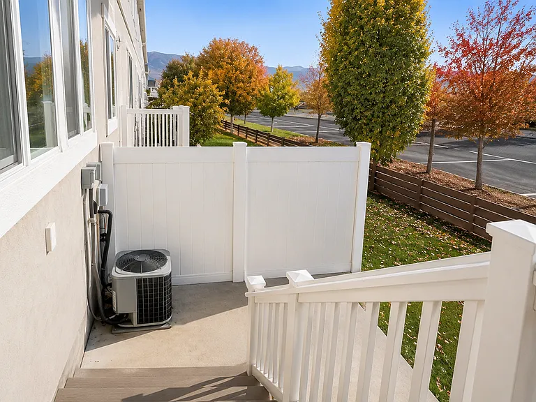 221 W Whitewater Dr — Photo 15