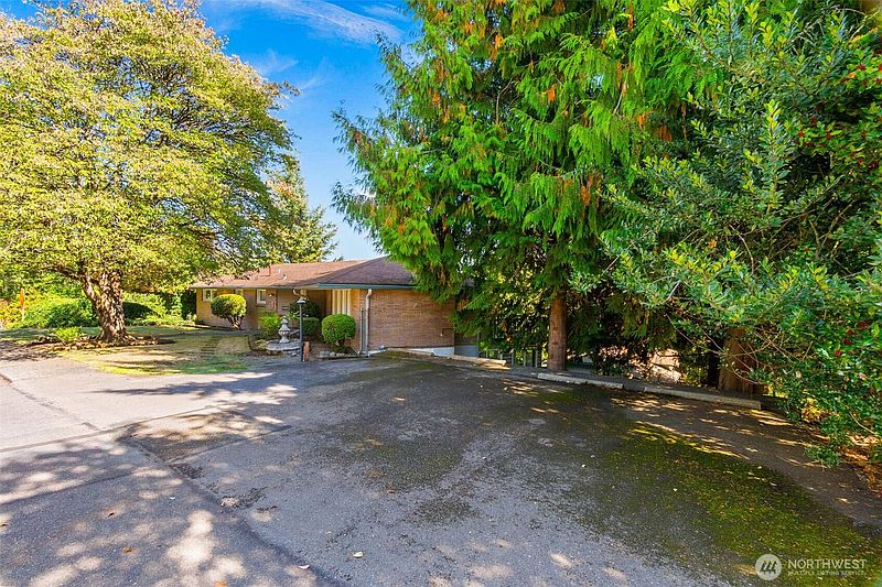 3rd image of 406 3rd Avenue SW