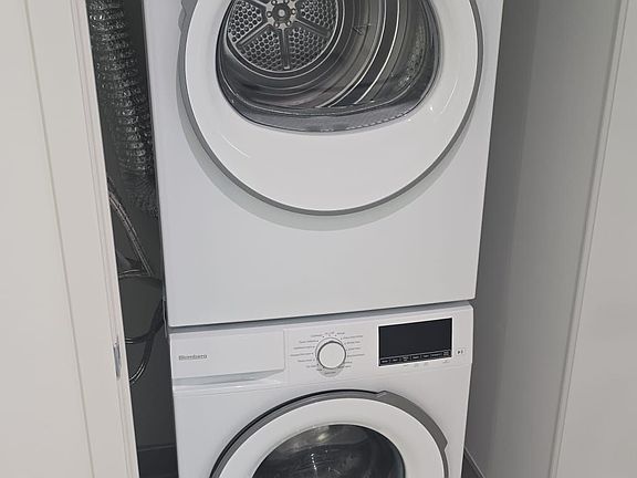 4th image of 322 Dupont St #904
