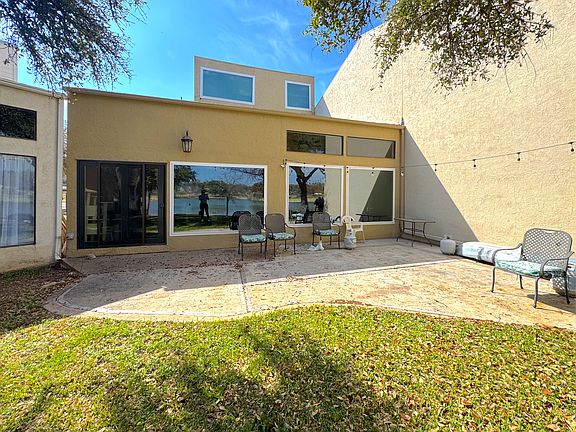 3rd image of 2542 Lindenwood Dr #2542