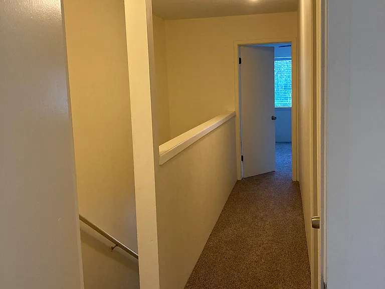 860 Premier Dr — Photo 12