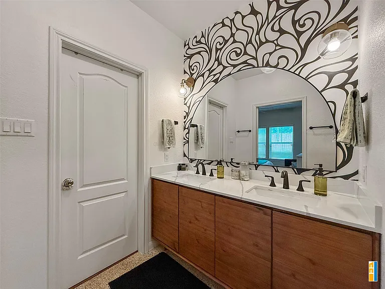 214 Marathon St — Photo 14
