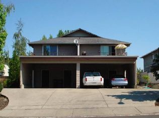 2051 Campus Dr APT 4, Medford, OR 97504