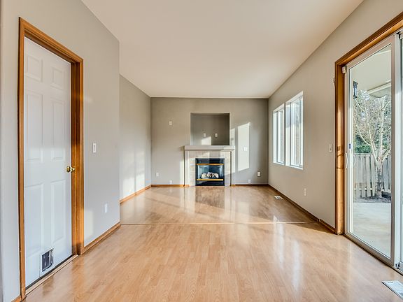 4th image of 17654 SW Dodson Dr