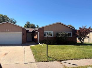 107 Chestnut Dr, Morton, IL 61550