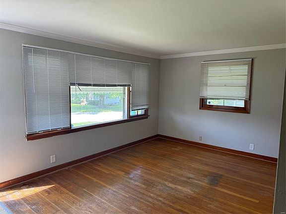 3rd image of 9924 Gloucester Dr