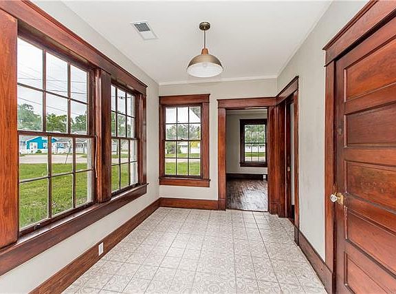 4th image of 606 Louisiana Ave