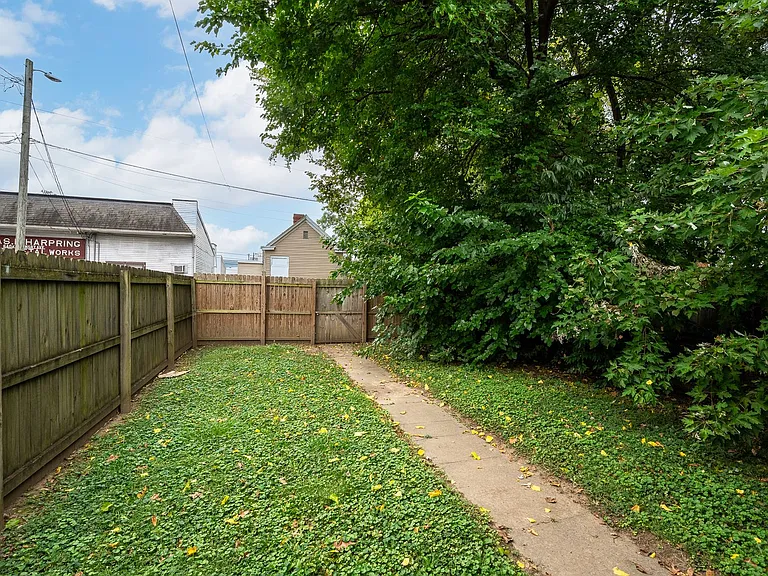 638 E Ormsby Ave — Photo 20