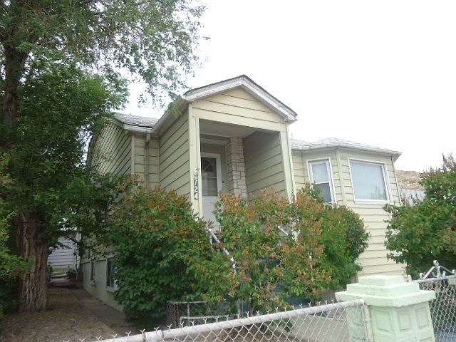 1st image of 724 Dewar Dr