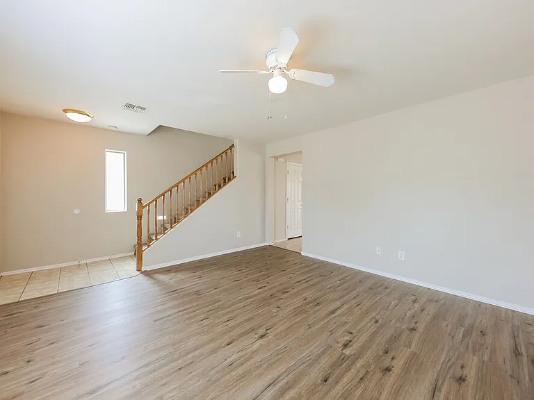 7222 S 37th Dr — Photo 5