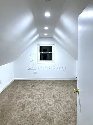 Rented by Bouklis Group | media 4