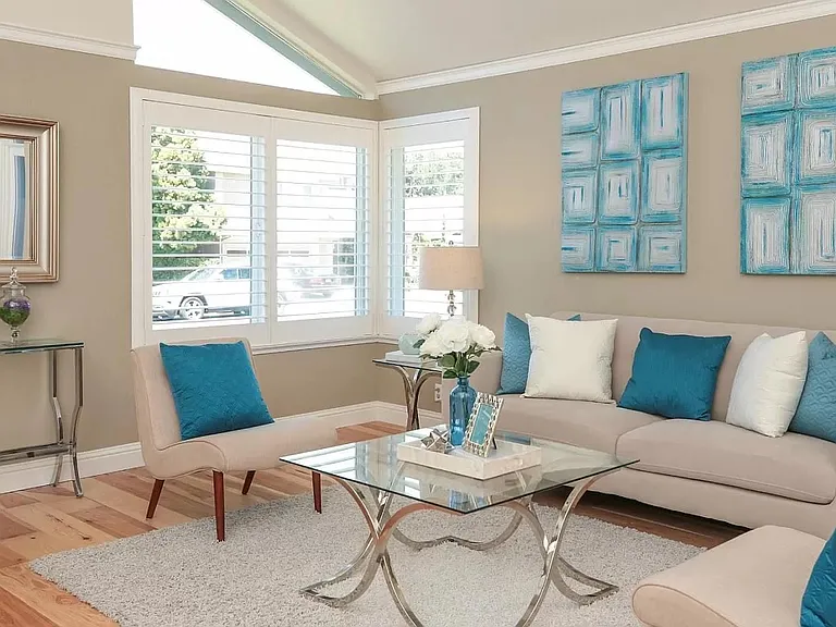1127 Blythe St — Photo 2