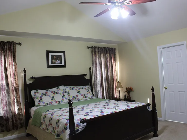 52 Maureen Way — Photo 7