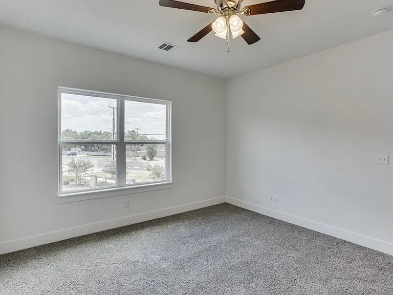 206 Topaz #1502 — Photo 18