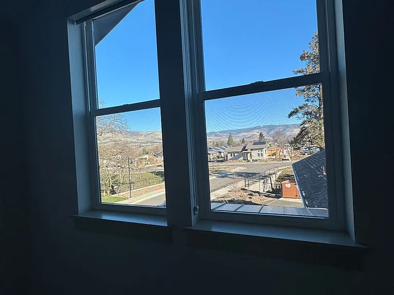 166 N Mountain Ave #A — Photo 16