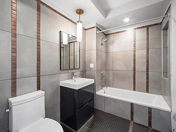 5th image of 495 Saint Johns Pl #6R