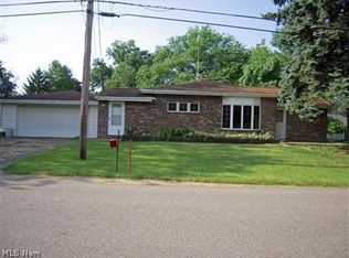 375 Granger Ave, North Lima, OH