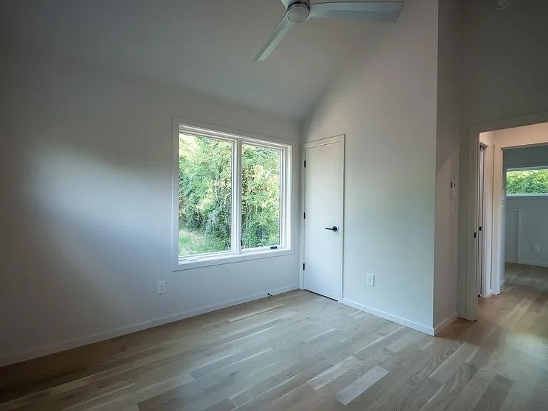 297 Morton Ave #BACK HOUSE — Photo 31
